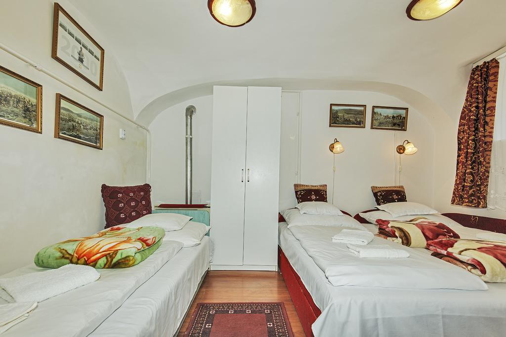 Barokk Vendeghaz Hotell Eger Exteriör bild