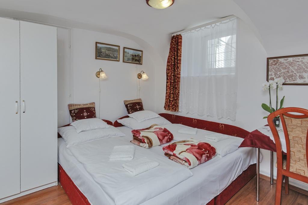 Barokk Vendeghaz Hotell Eger Exteriör bild