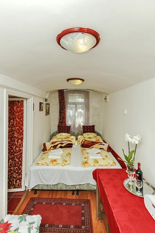 Barokk Vendeghaz Hotell Eger Exteriör bild